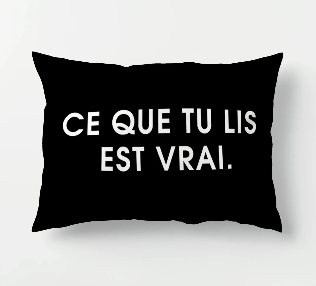 Ce que tu lis est vrai - Black cuscino da Intertitres