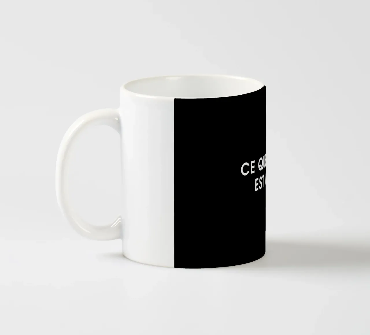Ce que tu lis est vrai - Black tazza in ceramica da Intertitres