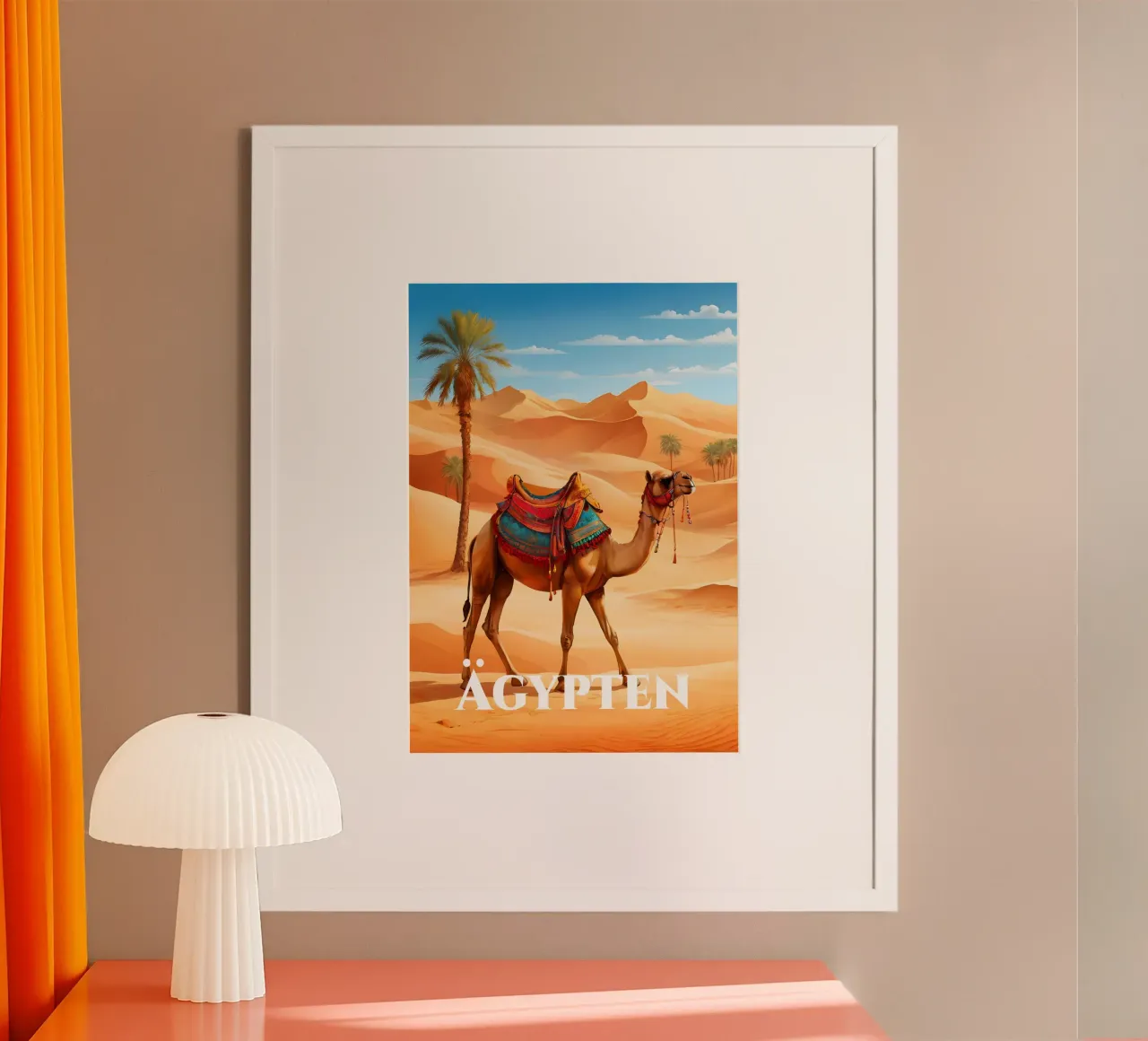 Egitto Cammello poster con telaio in legno da Charnwood Prints