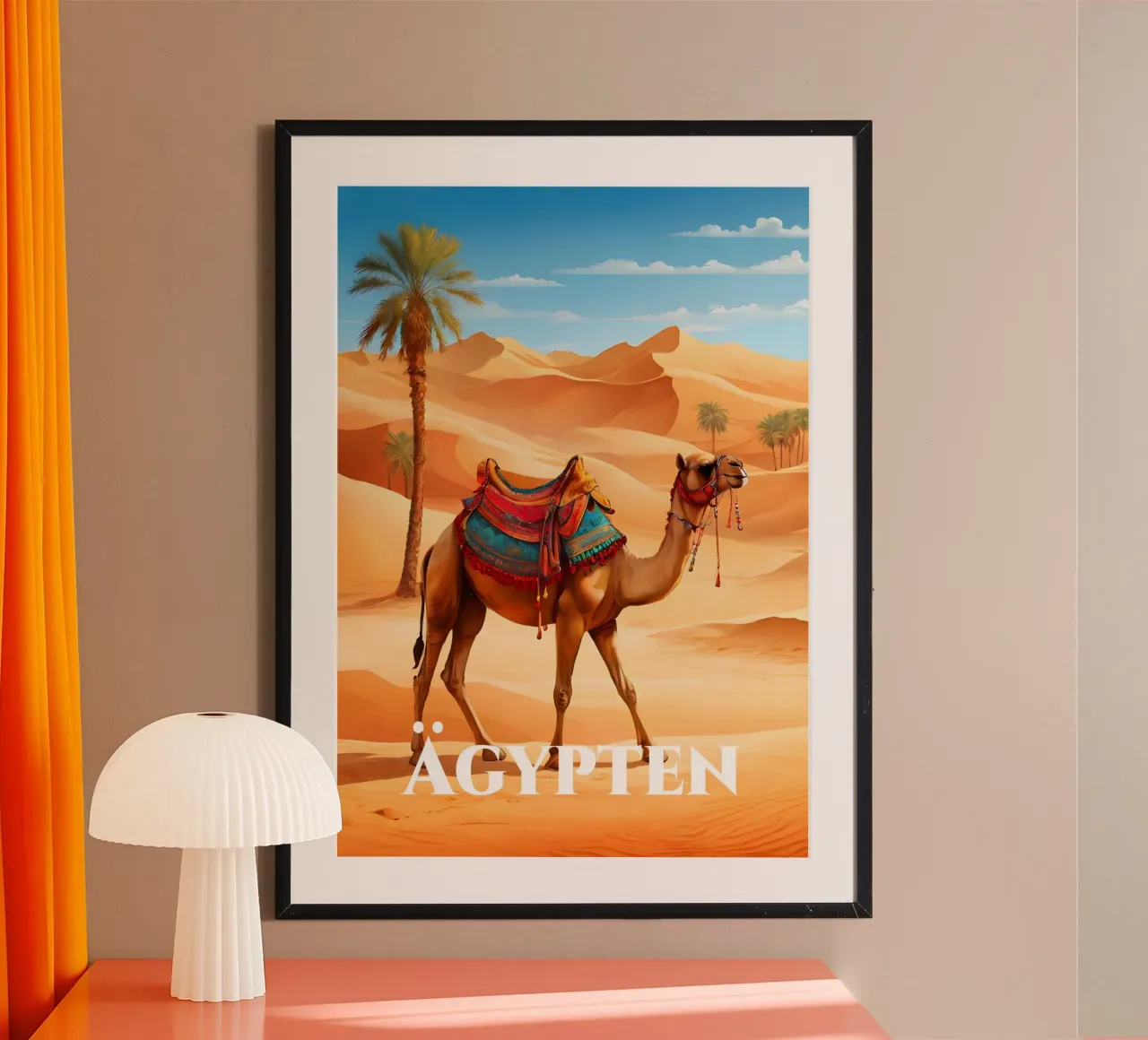 Egitto Cammello poster con telaio in legno da Charnwood Prints
