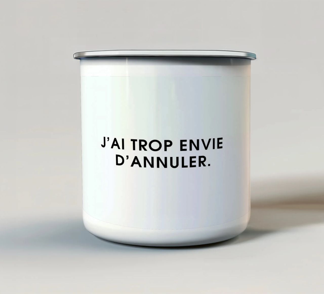 J'ai trop envie d'annuler - White tazza in smalto da Intertitres