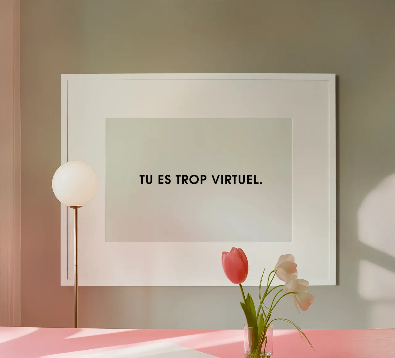 Tu es trop virtuel - White poster con telaio in alluminio da Intertitres