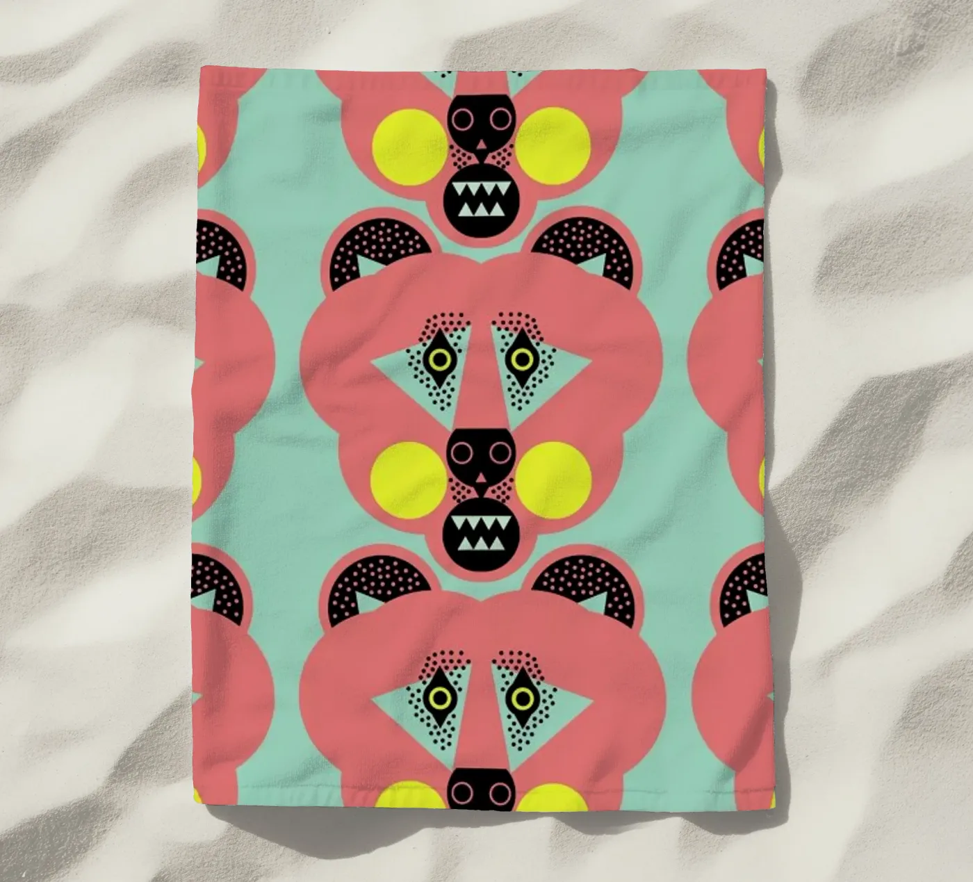 Bear Necessities strandhanddoek van Gareth Pollock Design