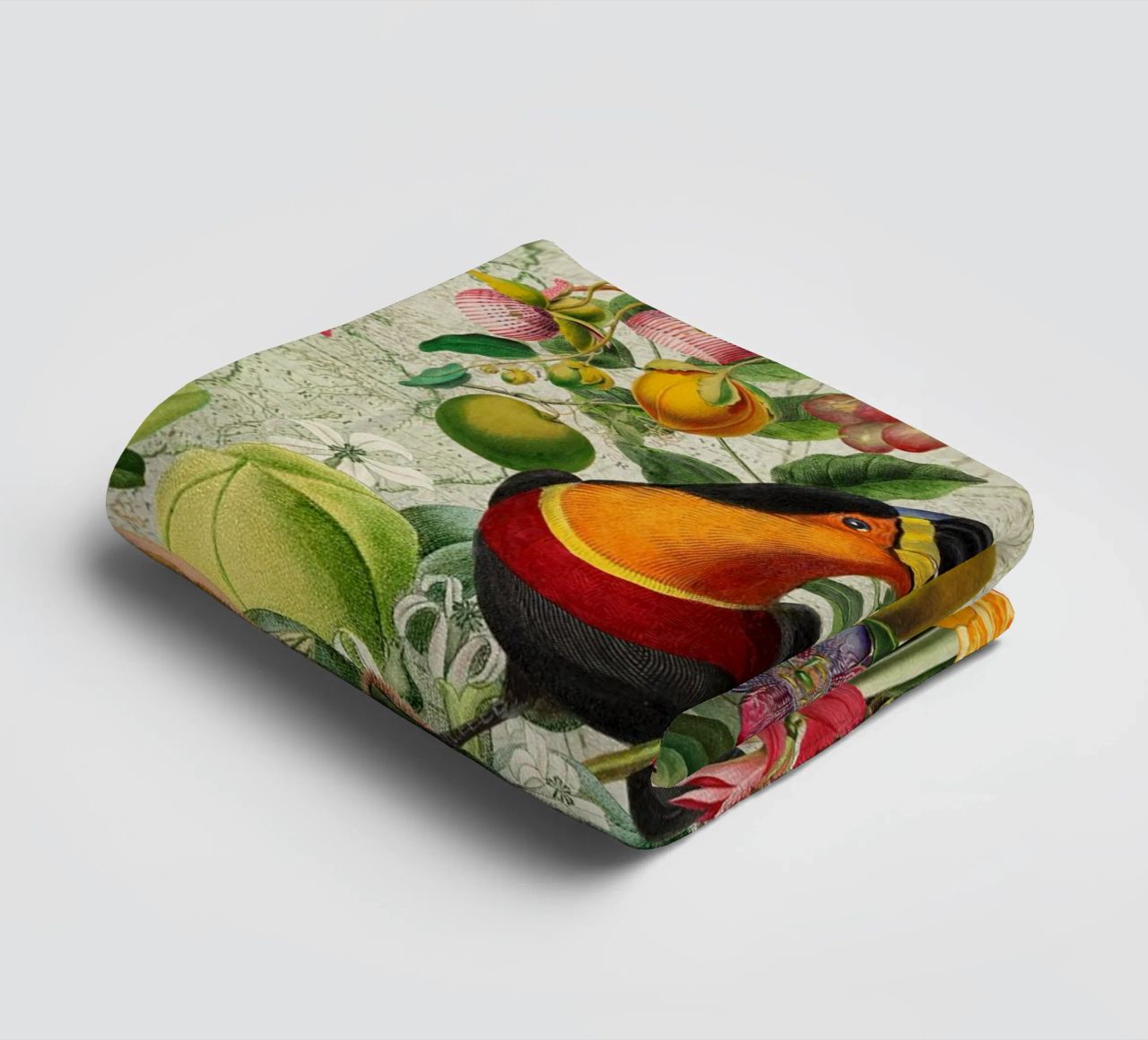 Tucano vintage e fiori tropicali asciugamano da bagno da Vintage World - Uta Naumann