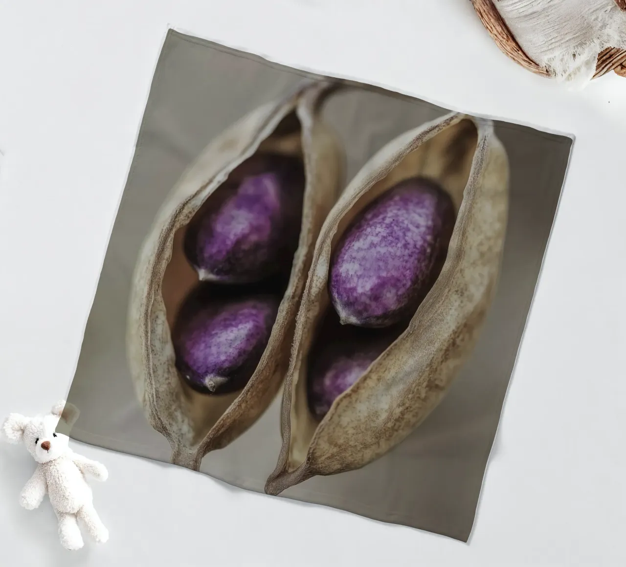 Purple Peas No 2 coperta in pile da treechild