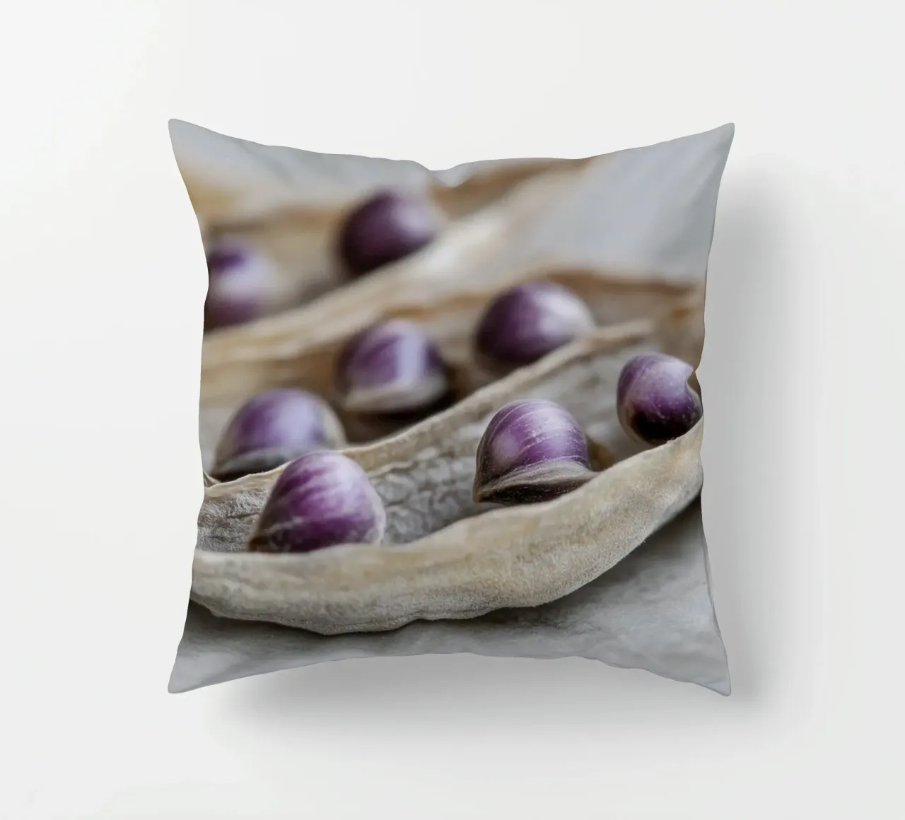 Purple Peas No 3 cuscino da treechild