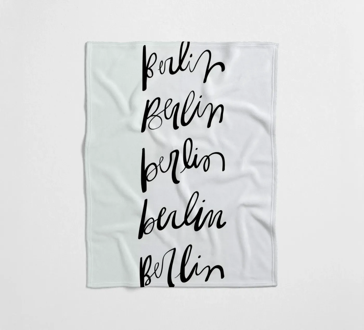 Berlin Typography fleecedeken van Kristen Polsinelli