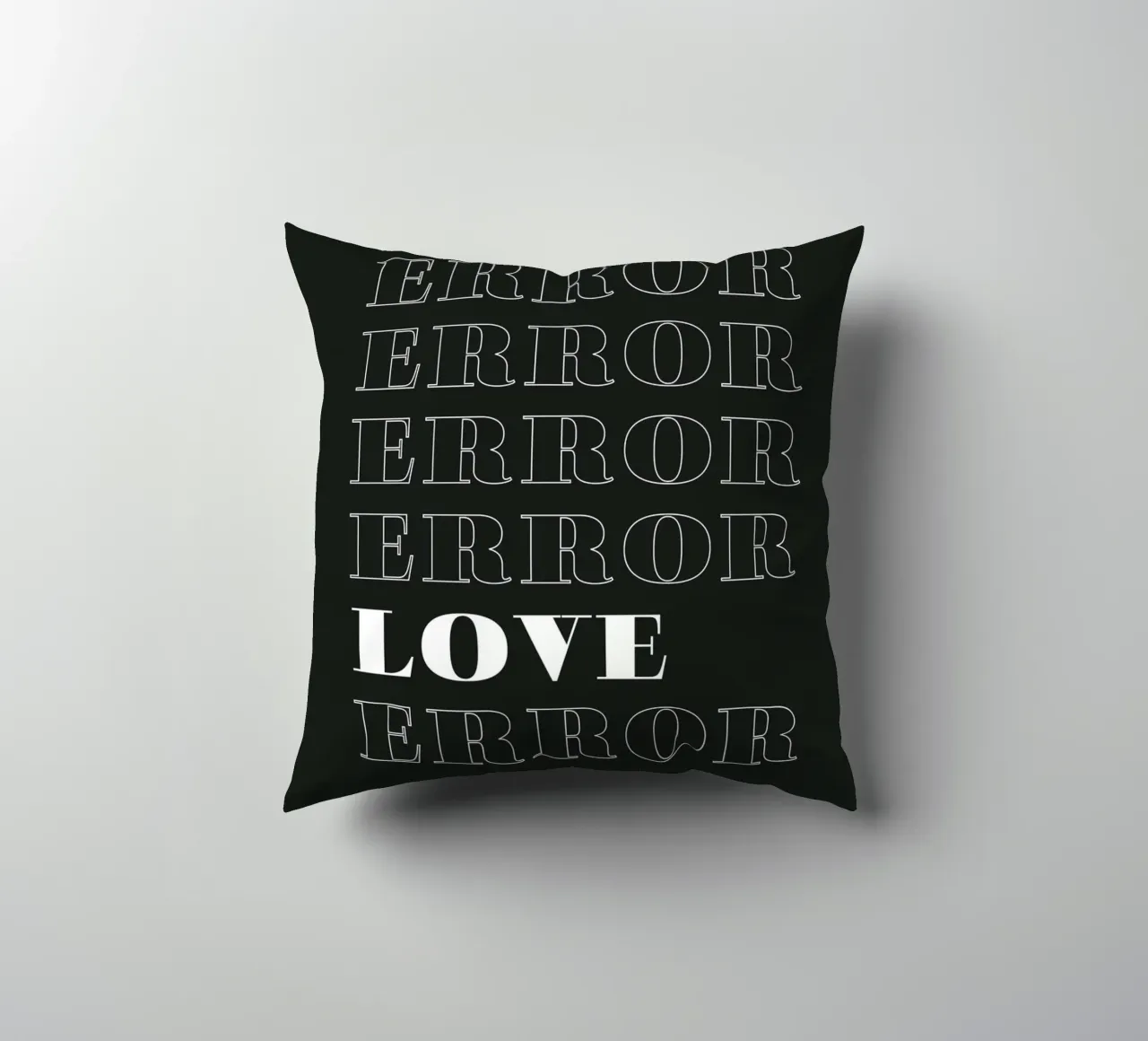 error error love error kussen van Daily Inspiration