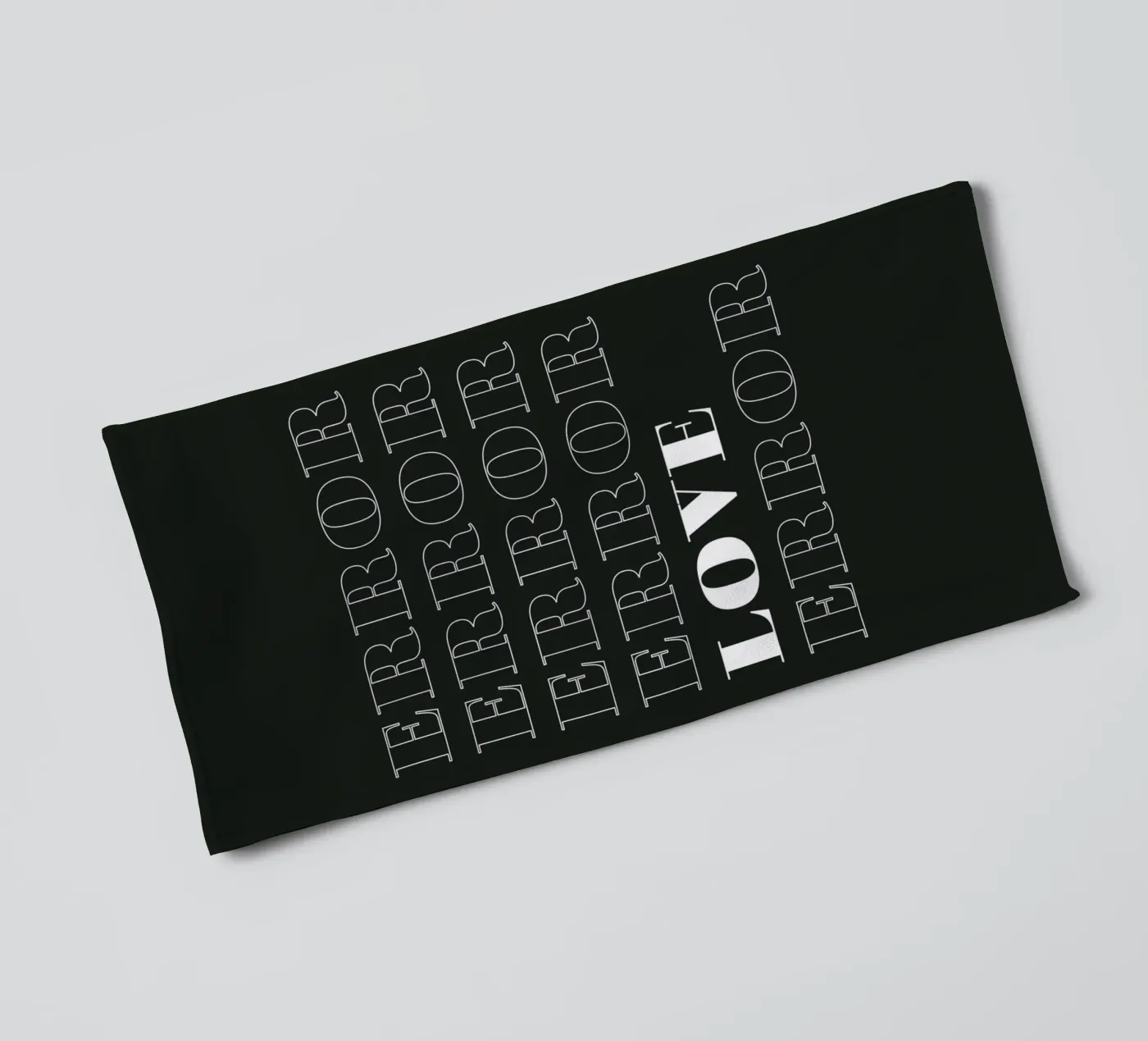 error error love error asciugamano da bagno da Daily Inspiration