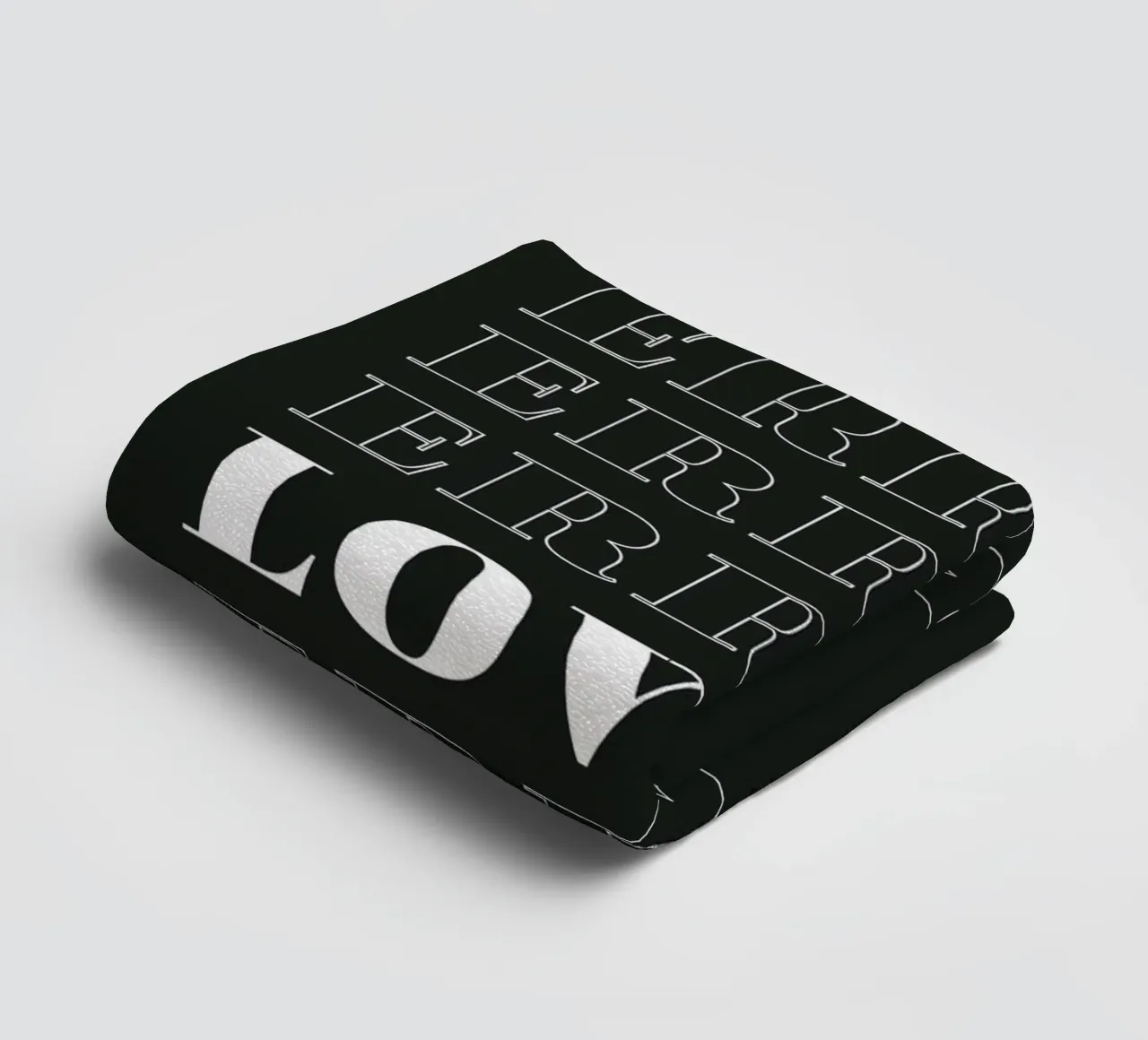 error error love error Handtuch von Daily Inspiration
