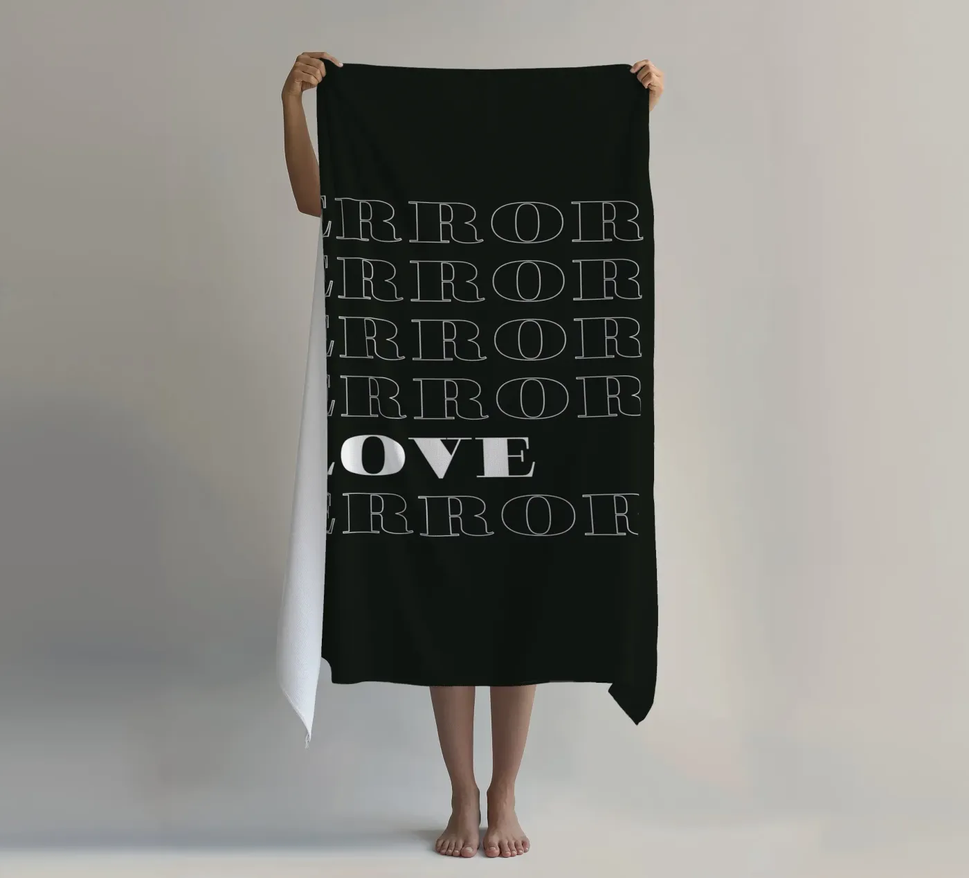error error love error Strandtuch von Daily Inspiration