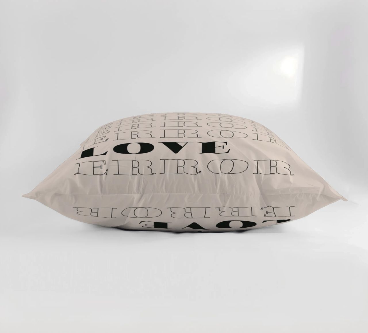 error error love error cuscino da Daily Inspiration