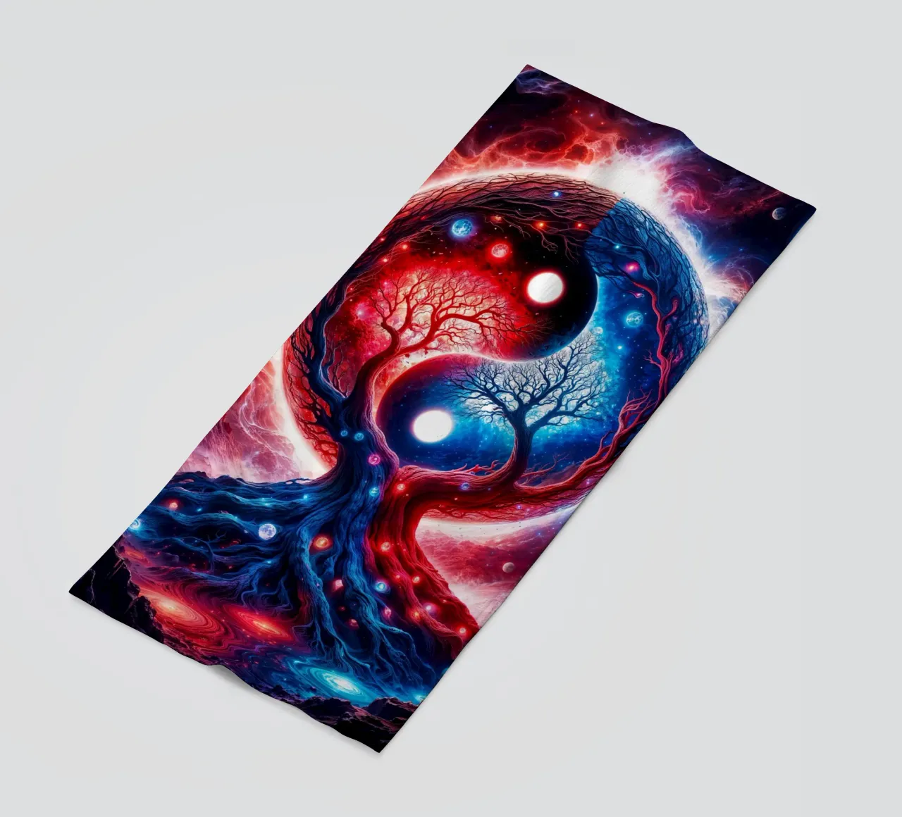 Paesaggio spaziale Yin Yang in rosso e blu telo mare da Lootprint
