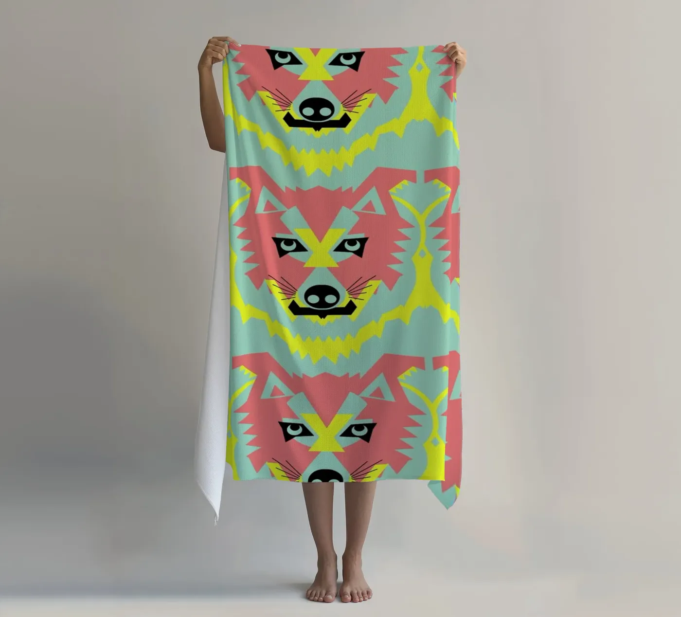 Wolf Pack strandhanddoek van Gareth Pollock Design
