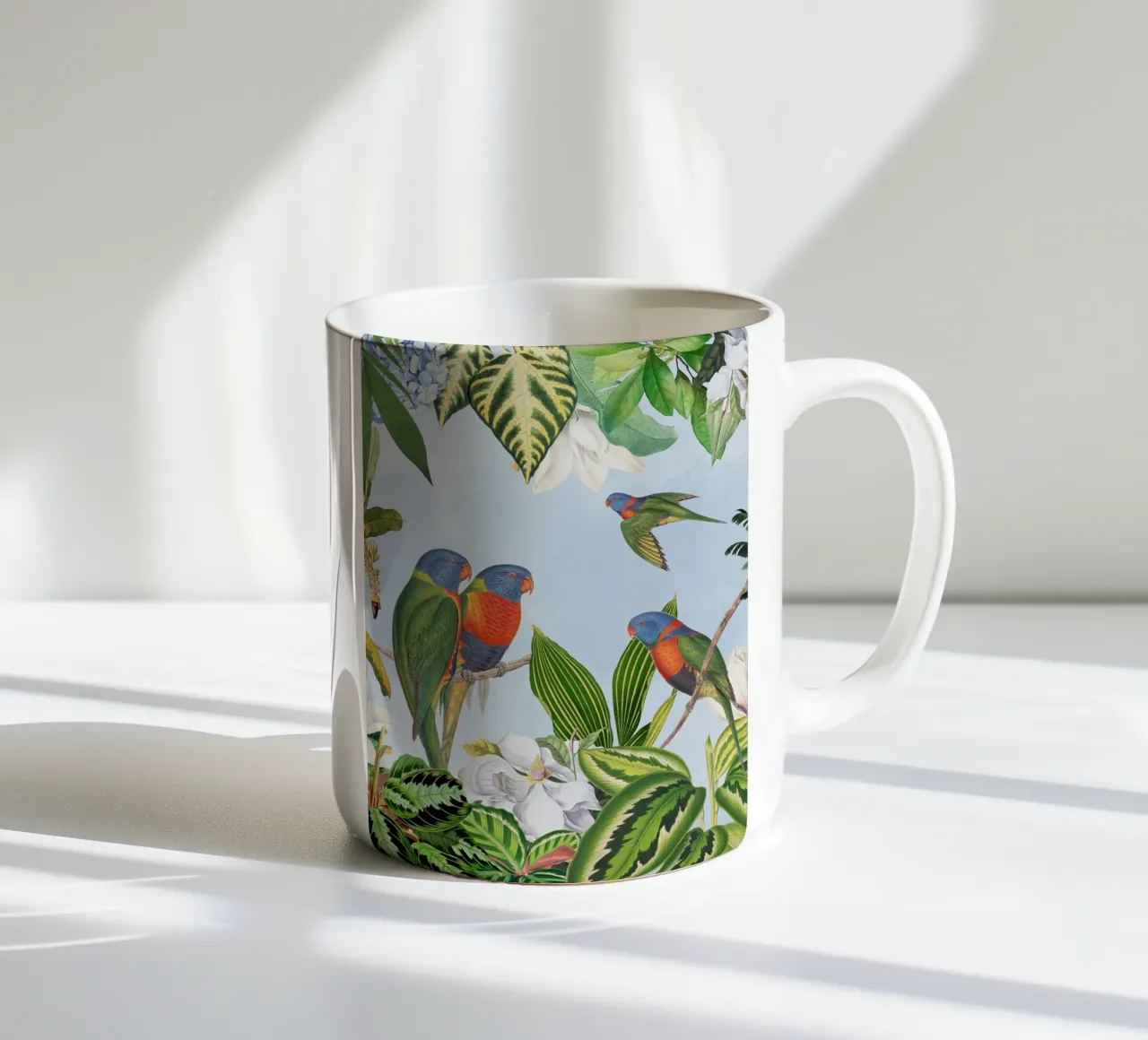 Pappagalli esotici in un'avventura nella giungla tropicale tazza in ceramica da Vintage World - Uta Naumann