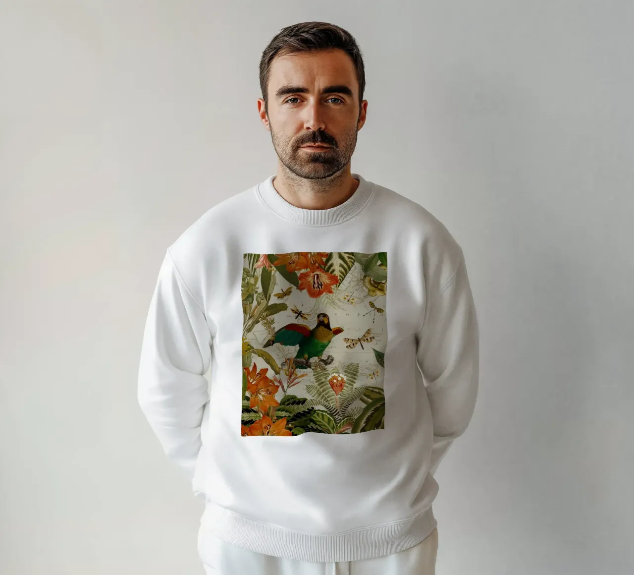 Pappagalli esotici colorati e nostalgici in una giungla tropicale felpa da Vintage World - Uta Naumann