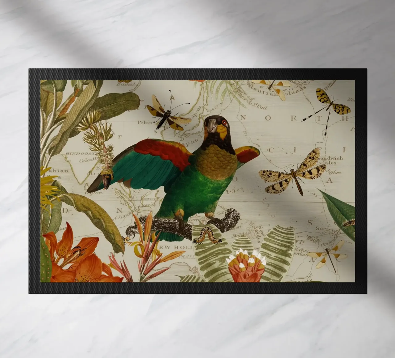 Pappagalli esotici colorati e nostalgici in una giungla tropicale zerbino da Vintage World - Uta Naumann