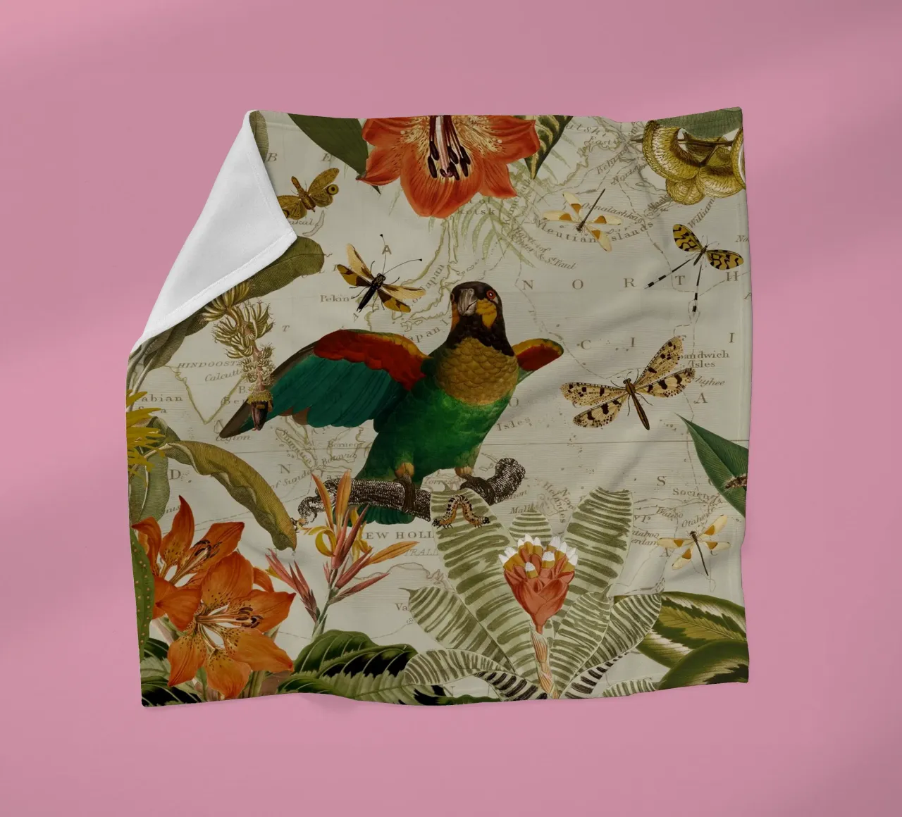 Pappagalli esotici colorati e nostalgici in una giungla tropicale coperta in pile da Vintage World - Uta Naumann