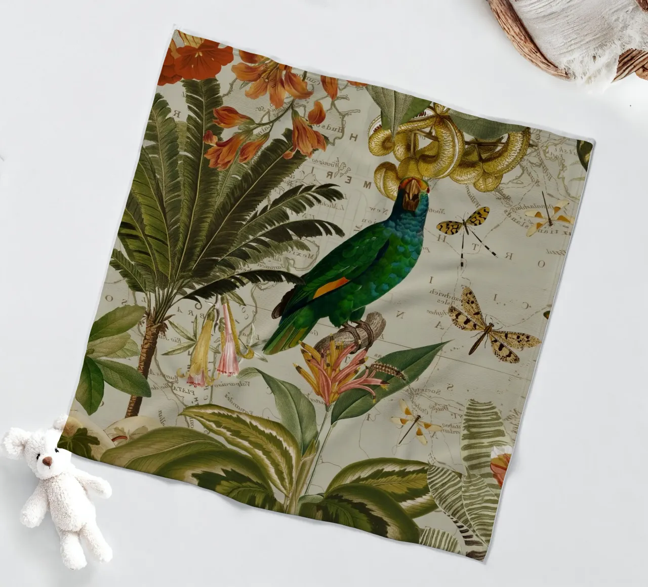 Pappagallo esotico colorato e nostalgico in una giungla tropicale 2 coperta in pile da Vintage World - Uta Naumann