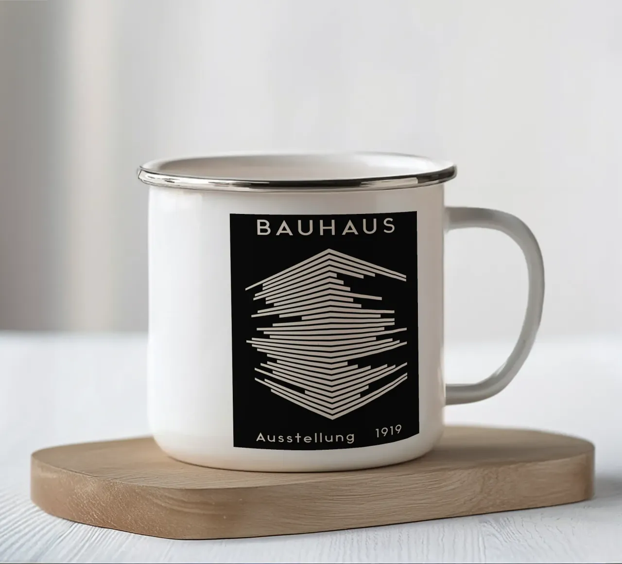 Bauhaus Ausstellung 1919 – Geometrisches Linien-Design Emaille Tasse von Whole©