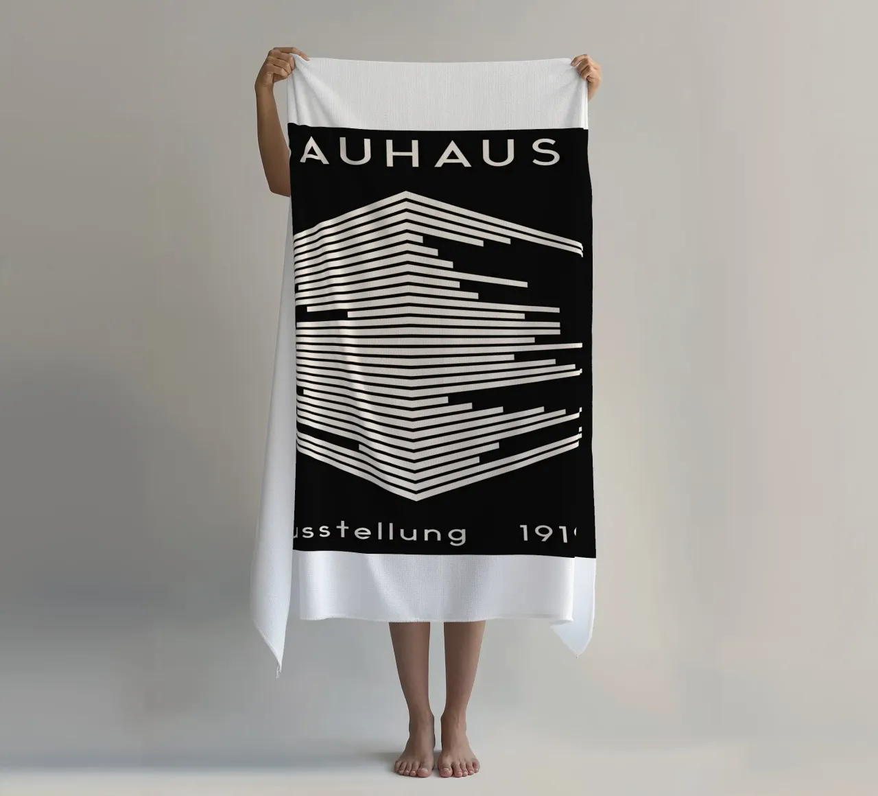 Exposición de la Bauhaus de 1919 - Diseño de líneas geométricas toalla de playa de Whole©