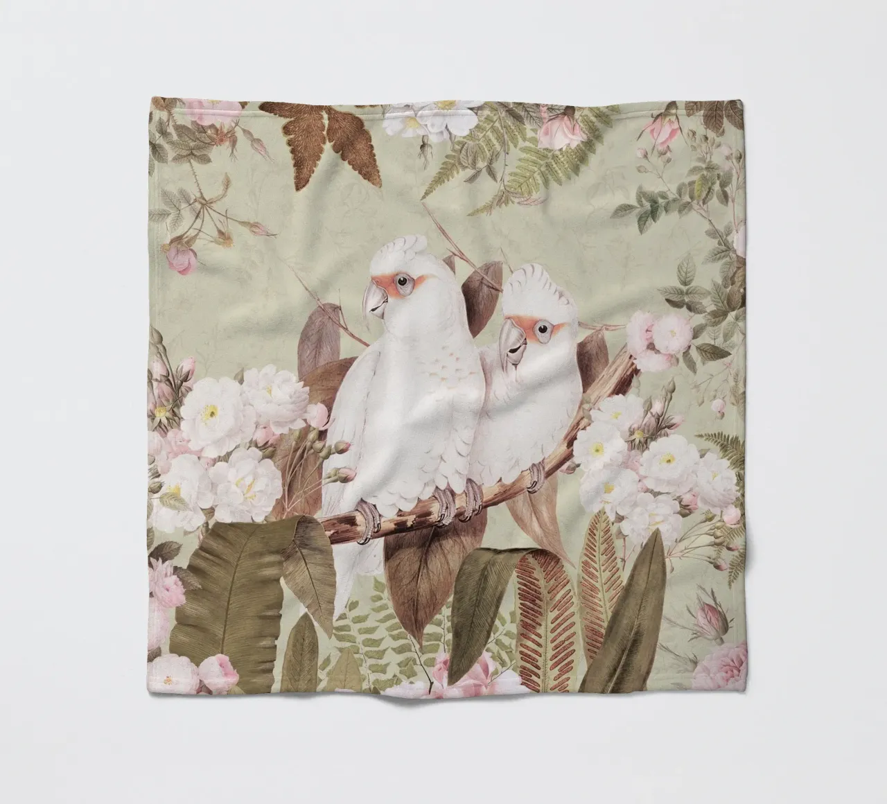 Cacatua esotici d'epoca in una splendida giungla di rose 1 coperta in pile da Vintage World - Uta Naumann
