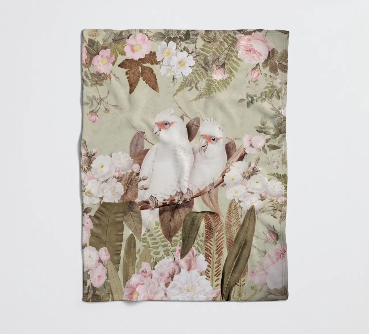 Cacatua esotici d'epoca in una splendida giungla di rose 1 coperta in pile da Vintage World - Uta Naumann