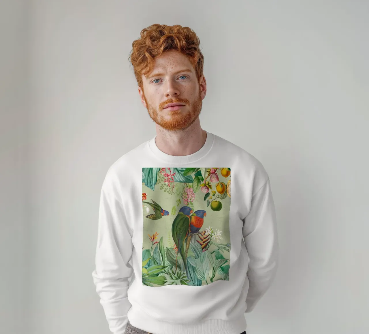 Pavoni colorati nella giungla tropicale felpa da Vintage World - Uta Naumann