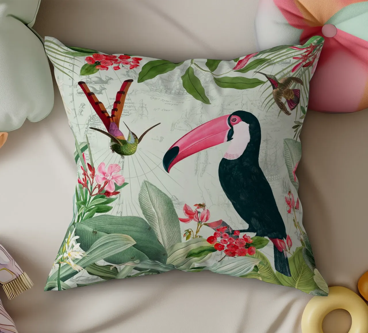 Tucano esotico nostalgico e colibrì nella giungla cuscino da Vintage World - Uta Naumann
