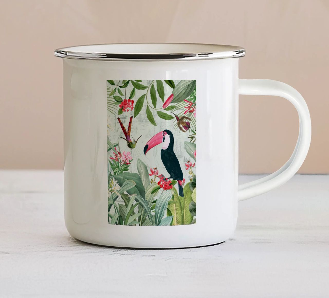 Tucano esotico nostalgico e colibrì nella giungla tazza in smalto da Vintage World - Uta Naumann