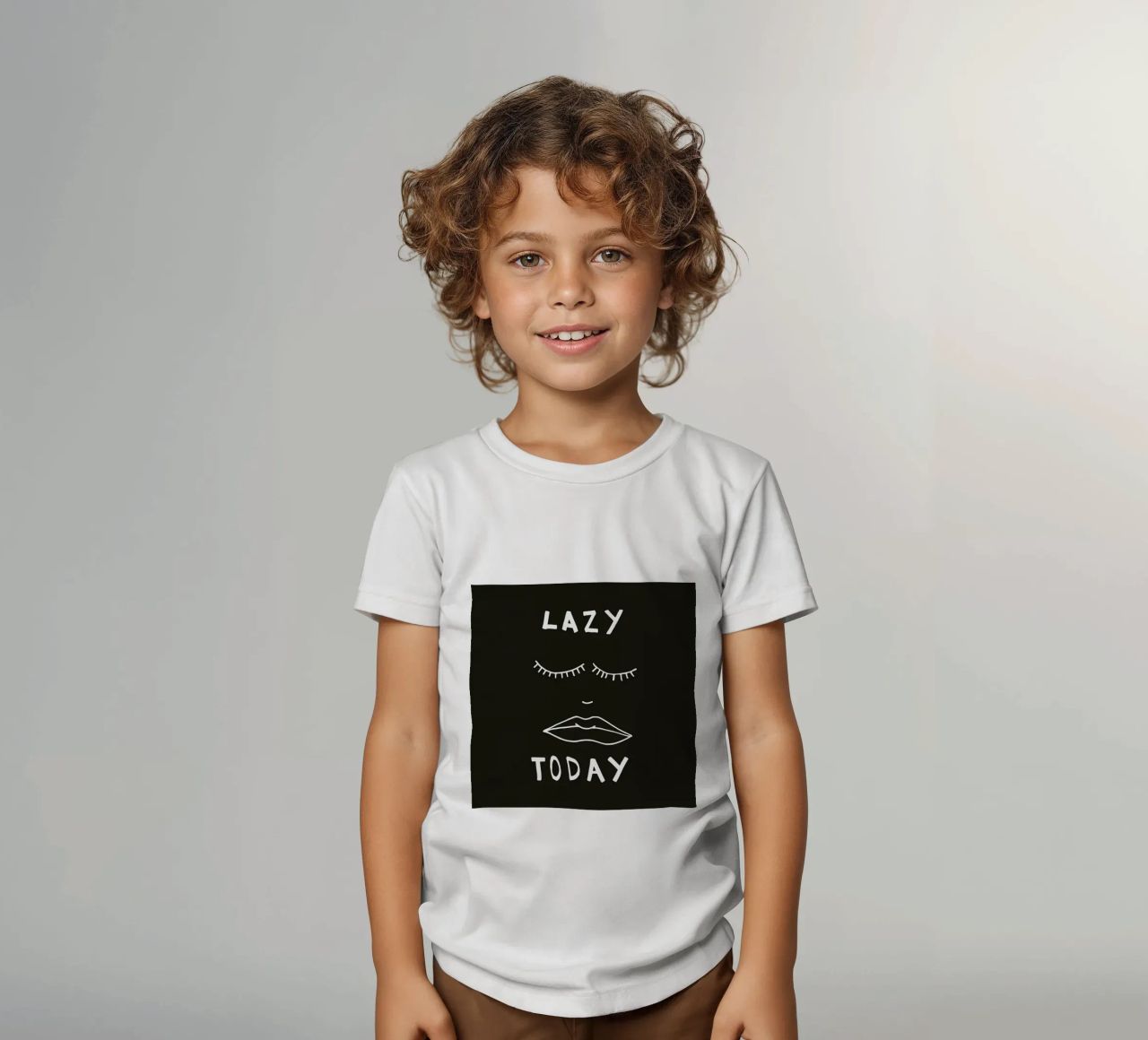 Lazy Today t-shirt bambini da Vasare Nar