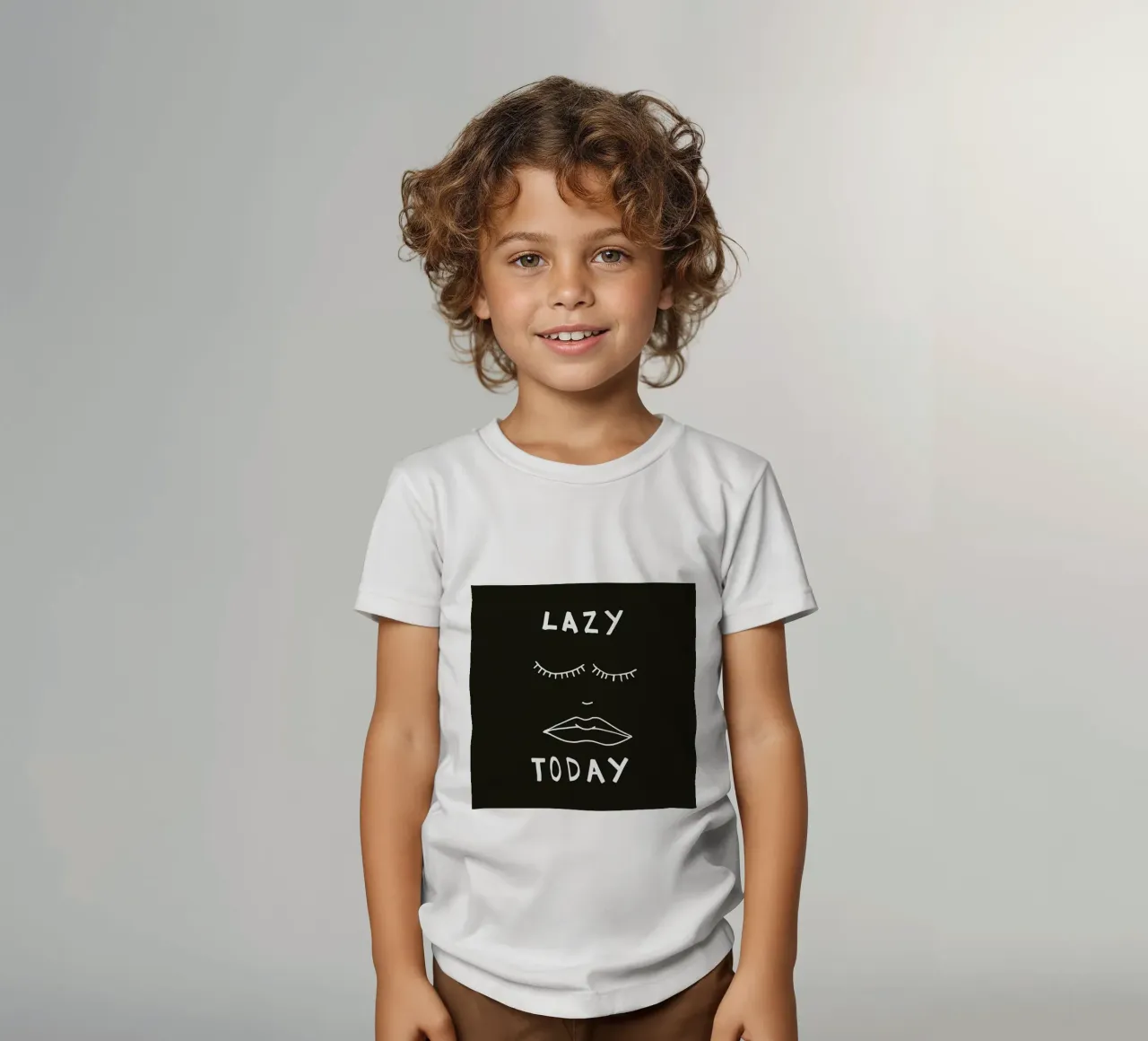 Lazy Today t-shirt bambini da Vasare Nar