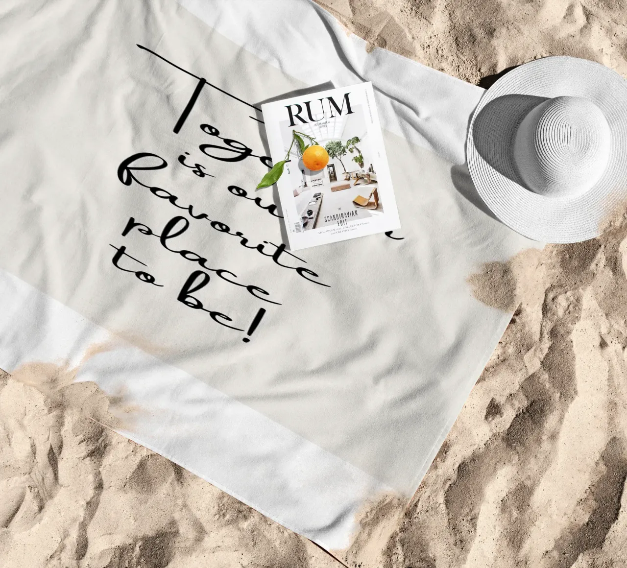 Ensemble, c'est notre lieu de prédilection serviette de plage de ArtDesign by KBK