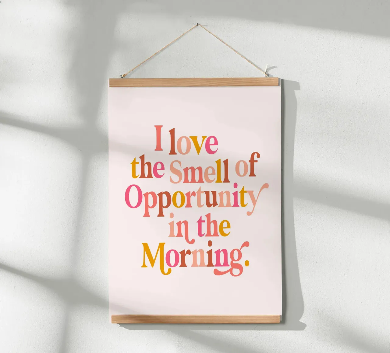 Das optimistische Morgenzitat - Pastellrosa Pfirsichfarbener Ocker Hahnemühle von Dominique Vari Words