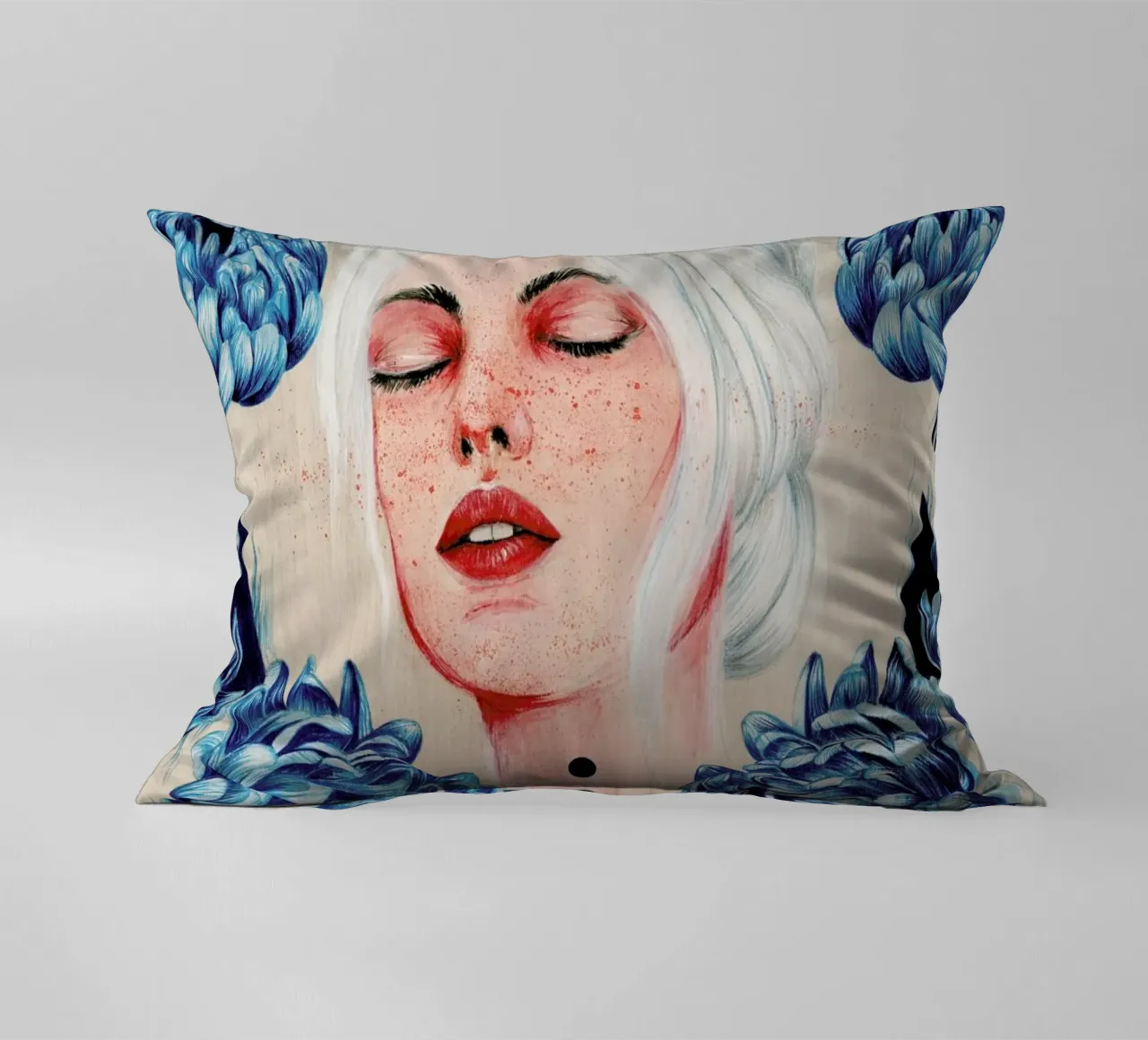 One With Me 1 cuscino da The White Deer