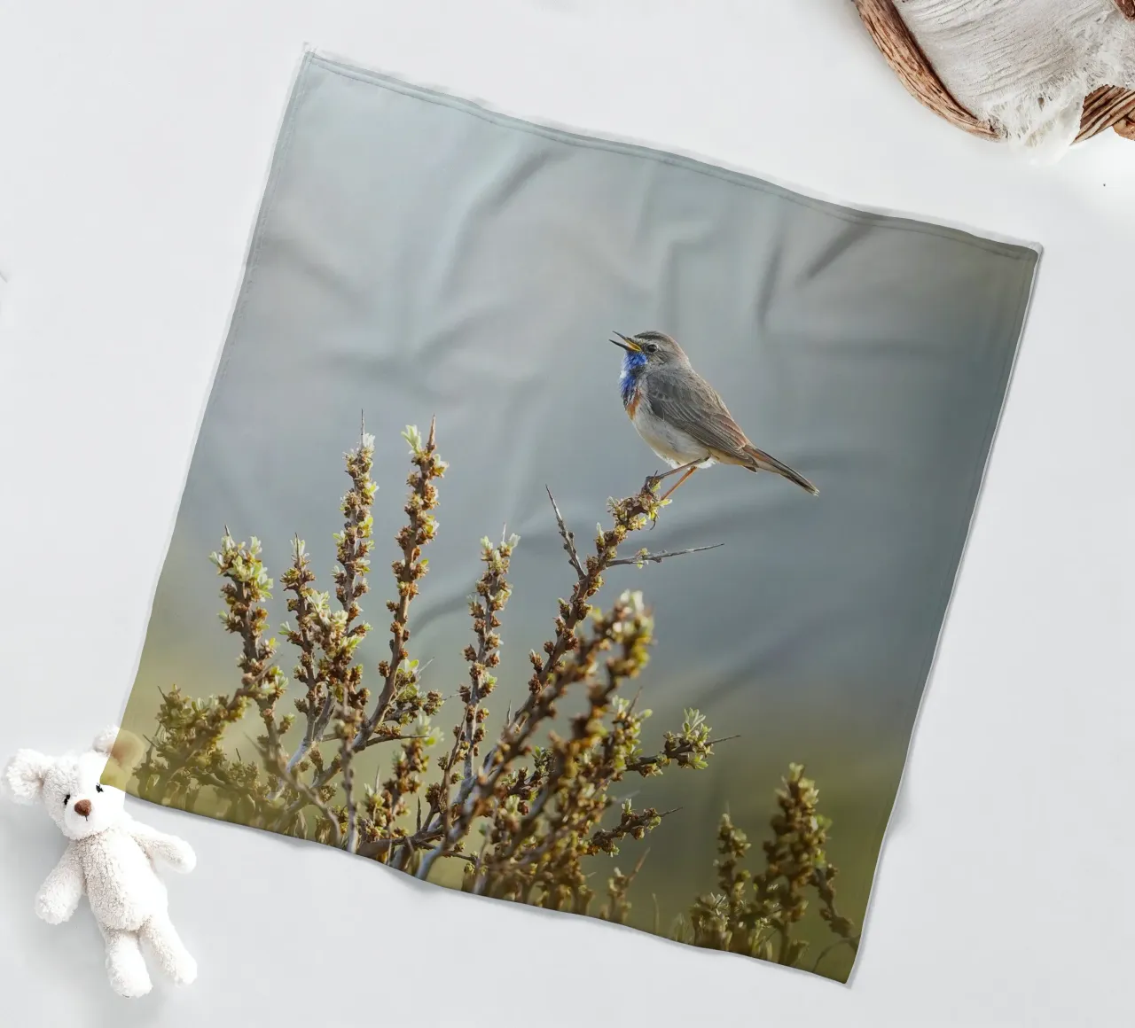 Bluethroat fleece blanket by Tom's Wildlife
