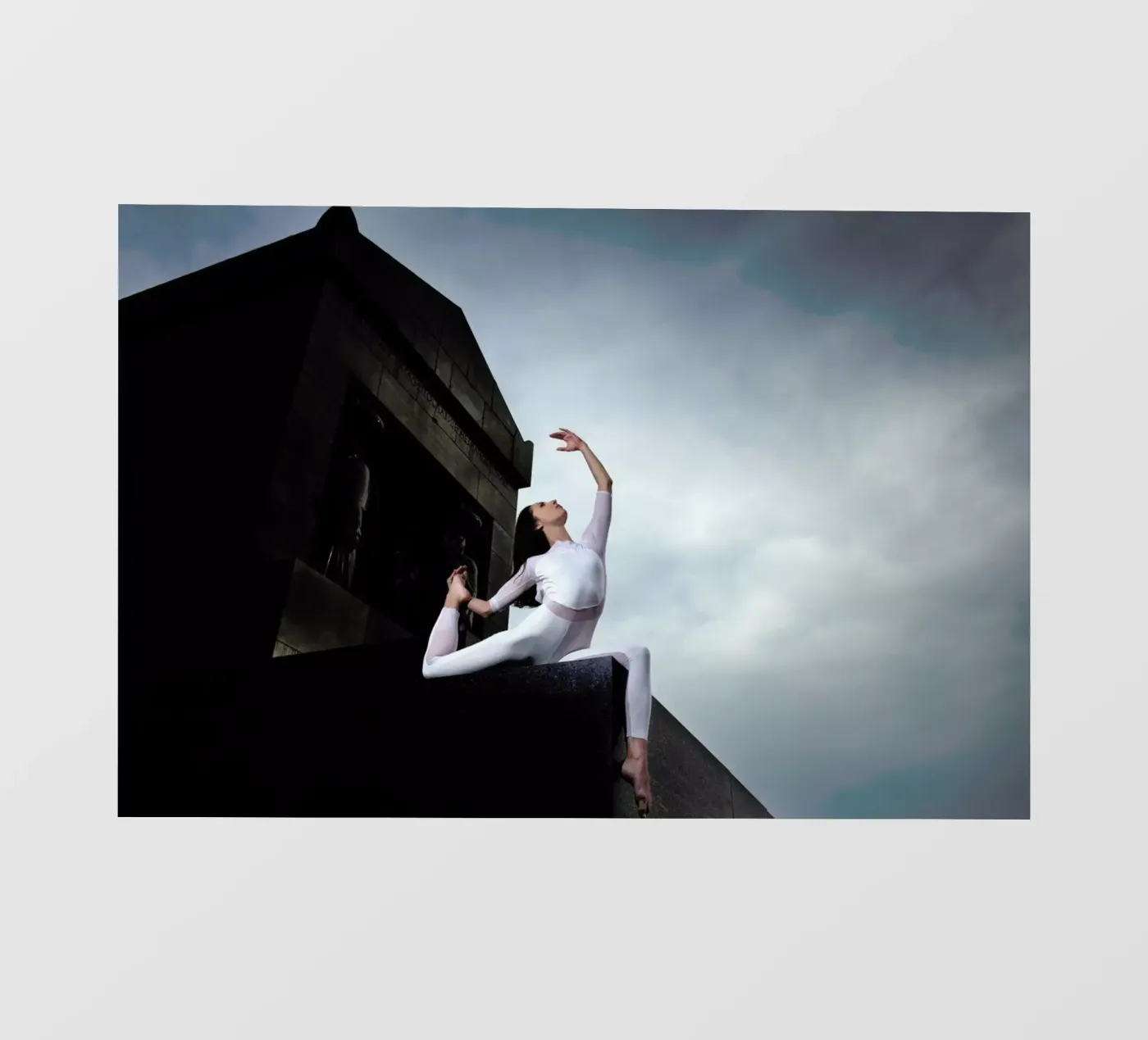 Belgrade #1 pellicola backlit da The Urban Yoga