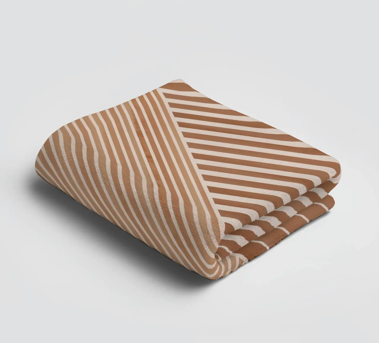 Geometrisches Muster mit diagonalen Linien Handtuch von Melloi Art Print