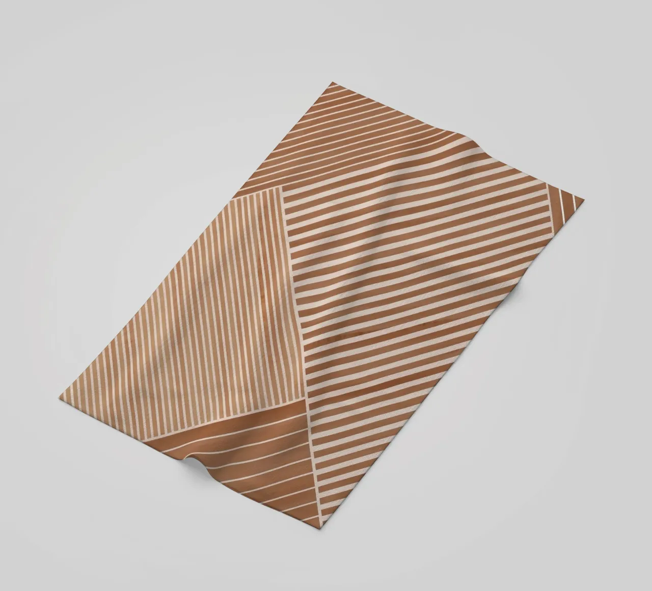 Geometrisches Muster mit diagonalen Linien Strandtuch von Melloi Art Print