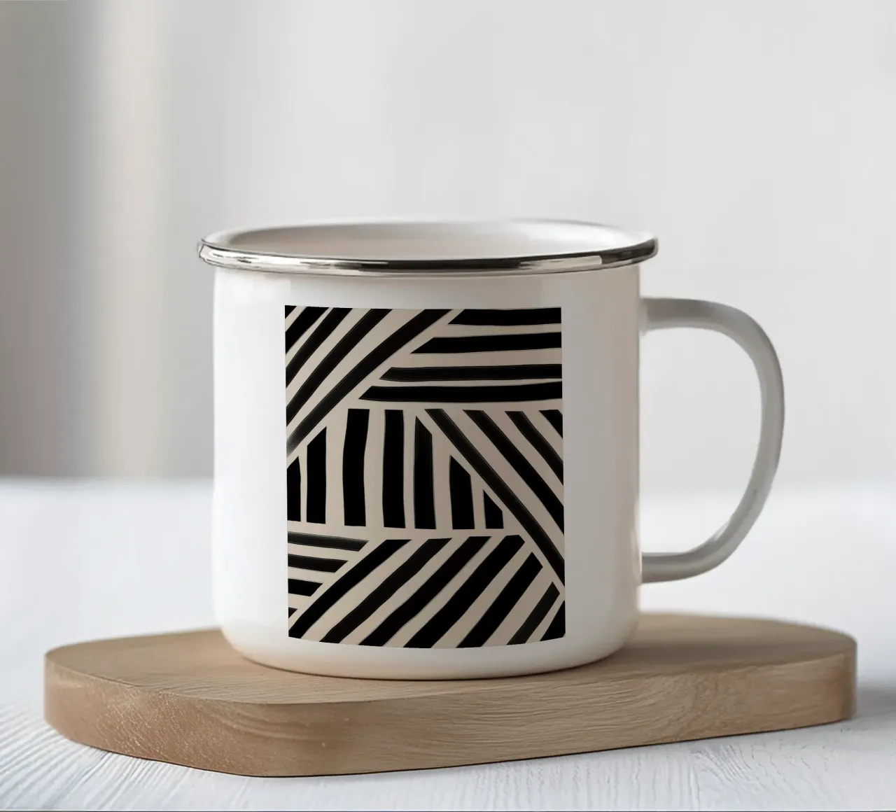 Motivo geometrico a righe bianche e nere tazza in smalto da Melloi Art Print