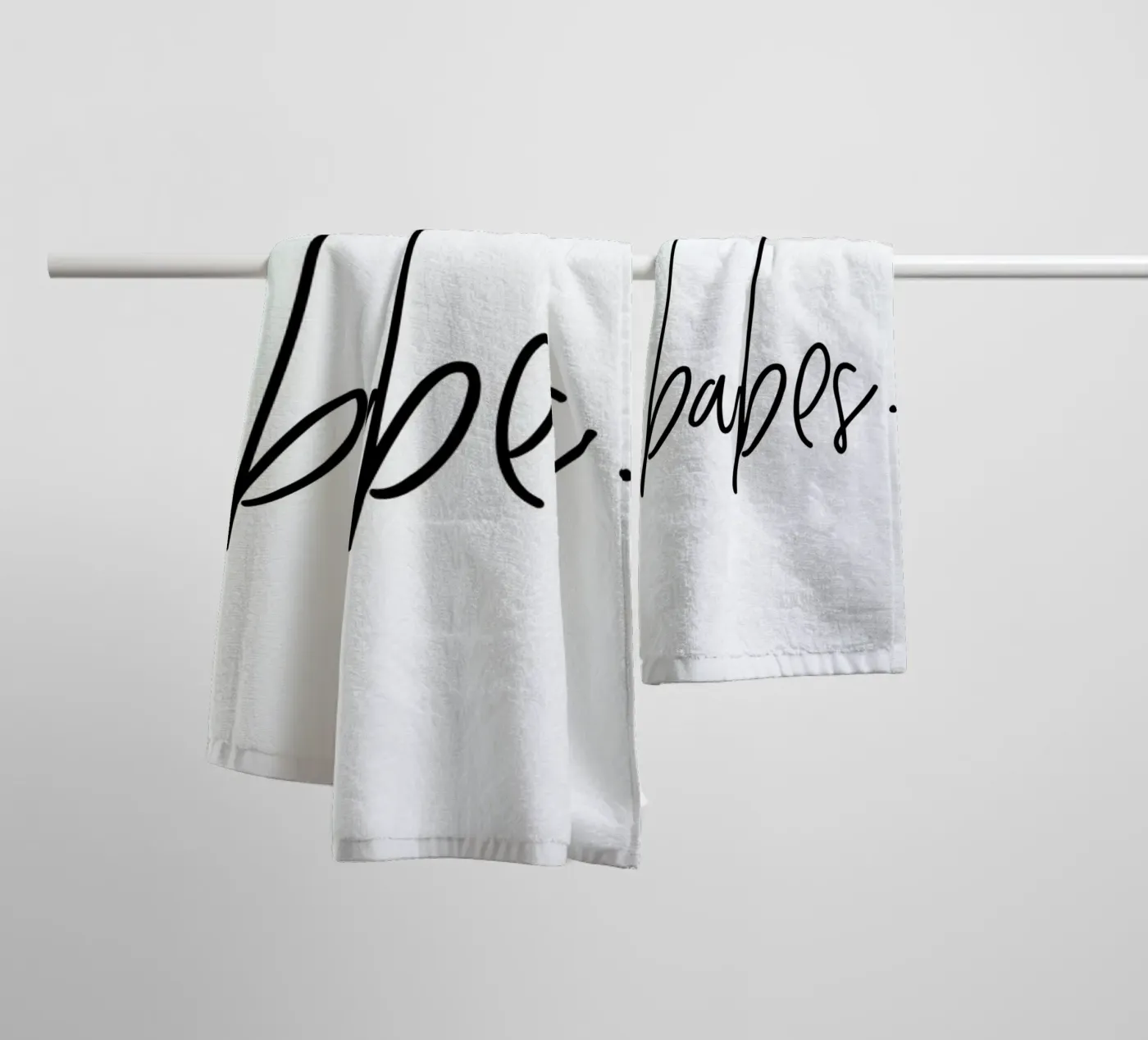 Babes badhanddoek van Honeymoon Hotel