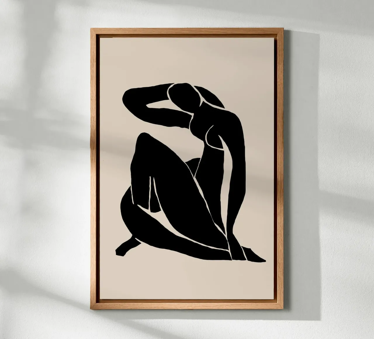 Silhouette di donna in posa rilassata tela con Cornice a cassetta da Melloi Art Print