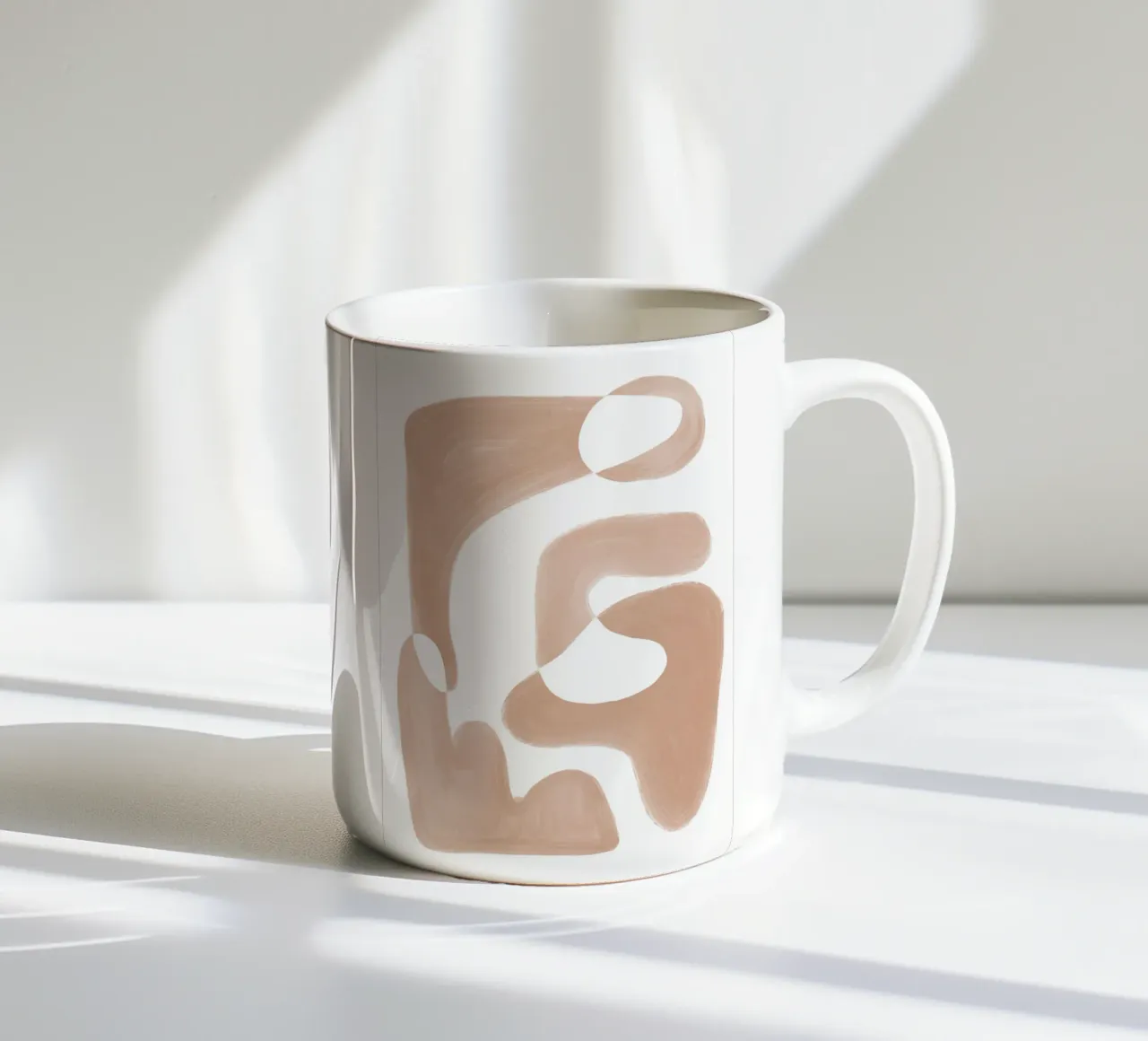 Formes courbes brunes abstraites mug en céramique de Melloi Art Print