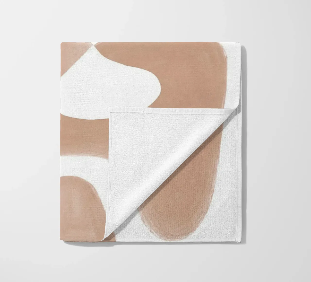 Forme astratte curve di colore marrone telo mare da Melloi Art Print