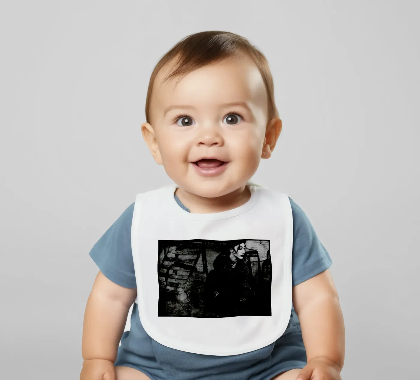 Insecure baby bib by Sophie Etchart