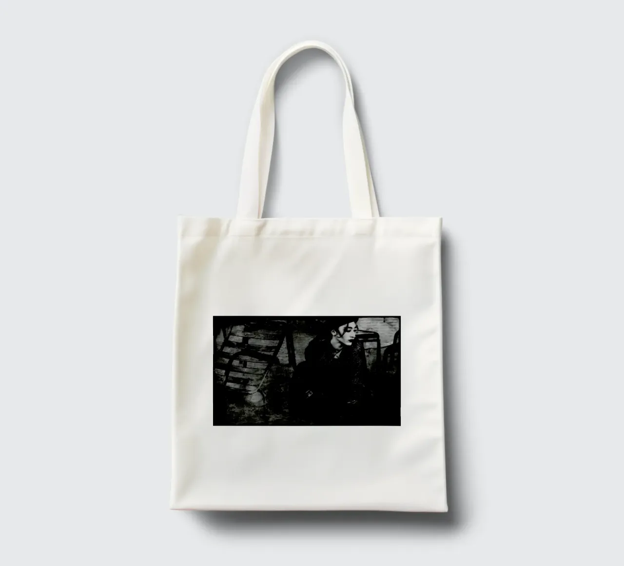 Insecure borsa in juta da Sophie Etchart
