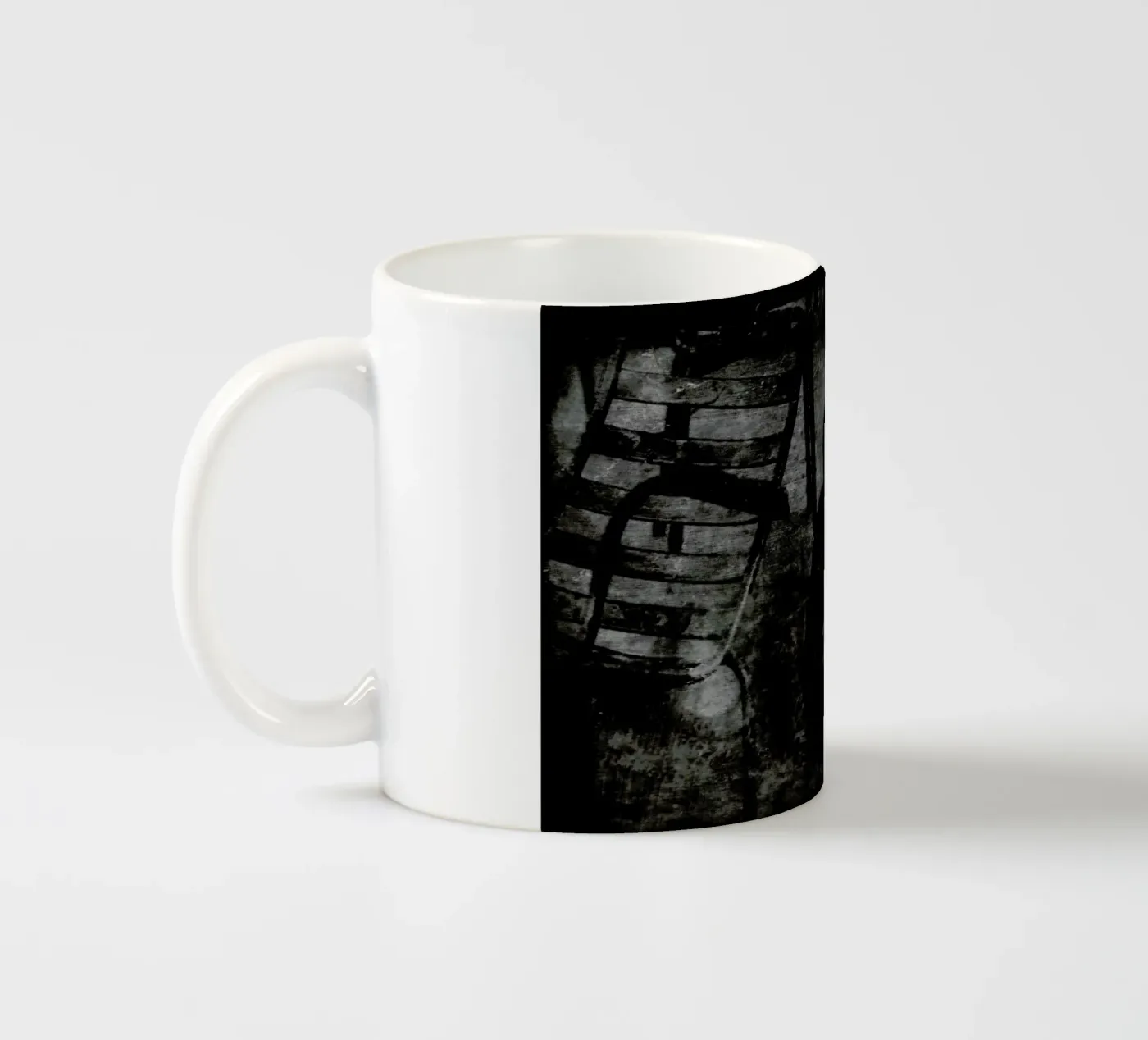Insecure ceramic mug by Sophie Etchart