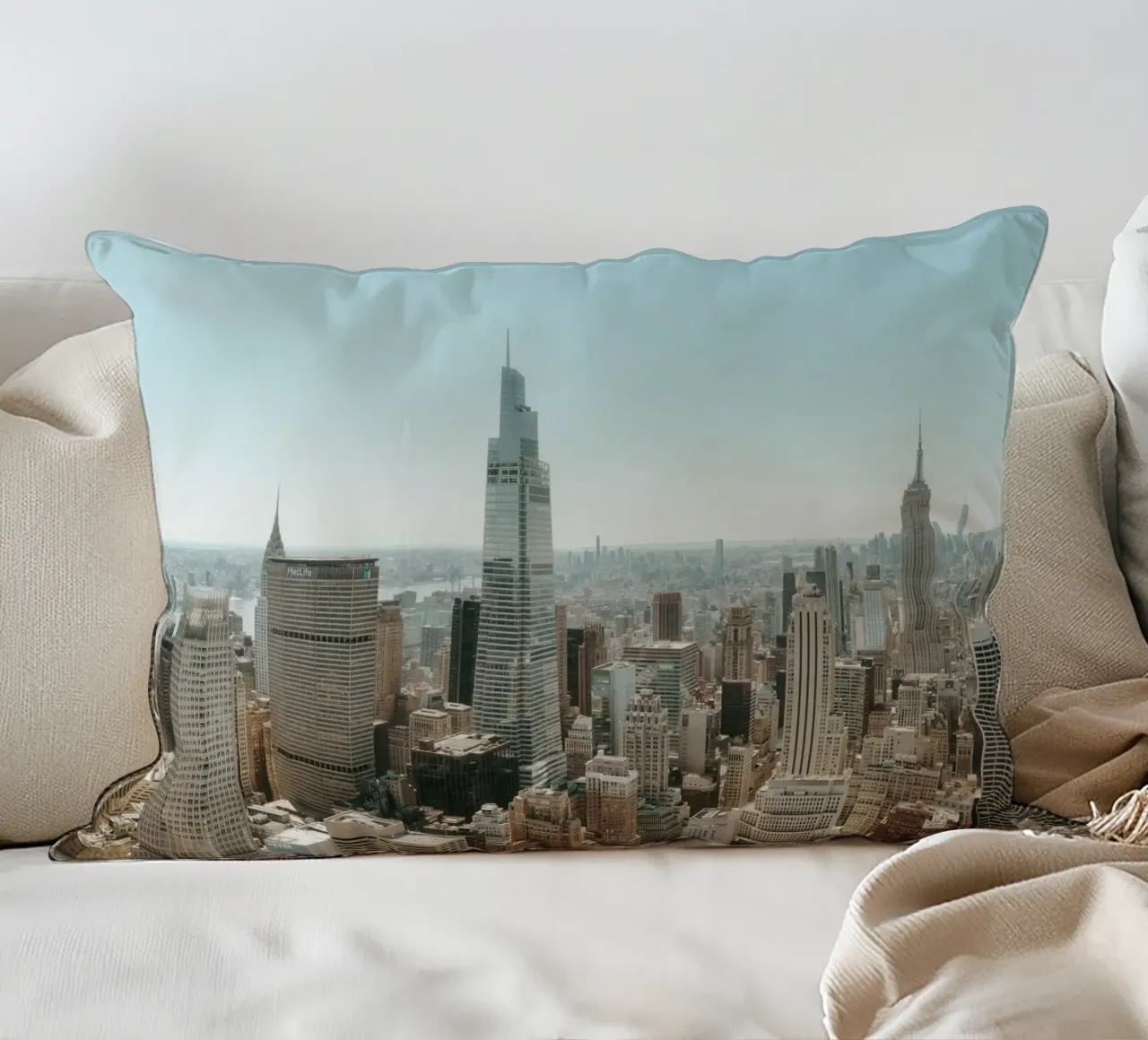 Manhattan Skyline View cuscino da thetraveller
