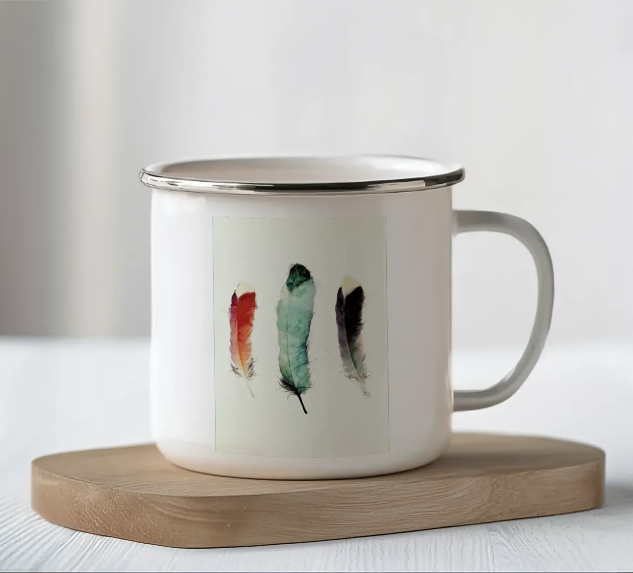 Feathers tazza in smalto da Amy Hamilton
