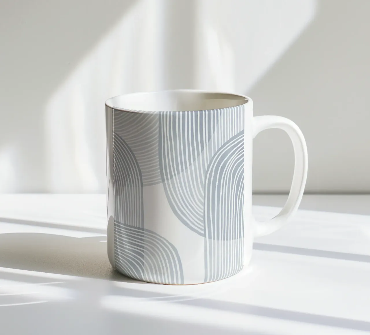 Linee monocromatiche minimaliste tazza in ceramica da Melloi Art Print